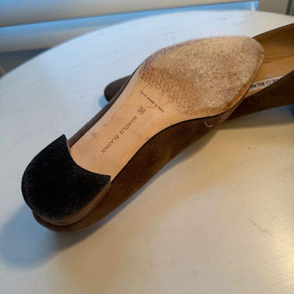 Manolo Blahnik Suede Pumps - Picture 6 of 9